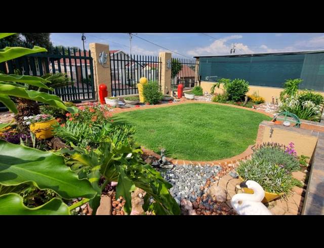 3 BEDROOM HOUSE FOR SALE IN SOUTH CREST